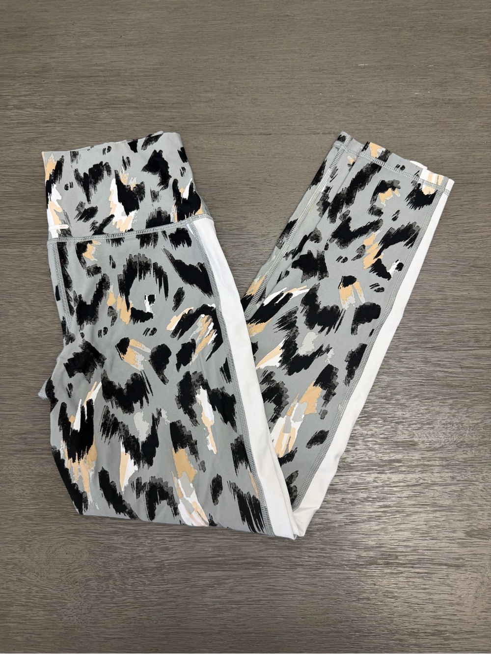 aerie Abstract Leopard Print Leggings in Gray, Black & Tan